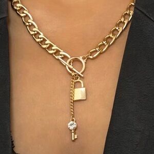 New Women’s necklace gold colored Lock & Key Chain Necklace nice gift idea